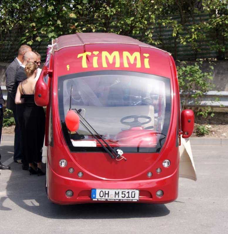 Timmi das rote Elektromobil von Timmendorfer Strand